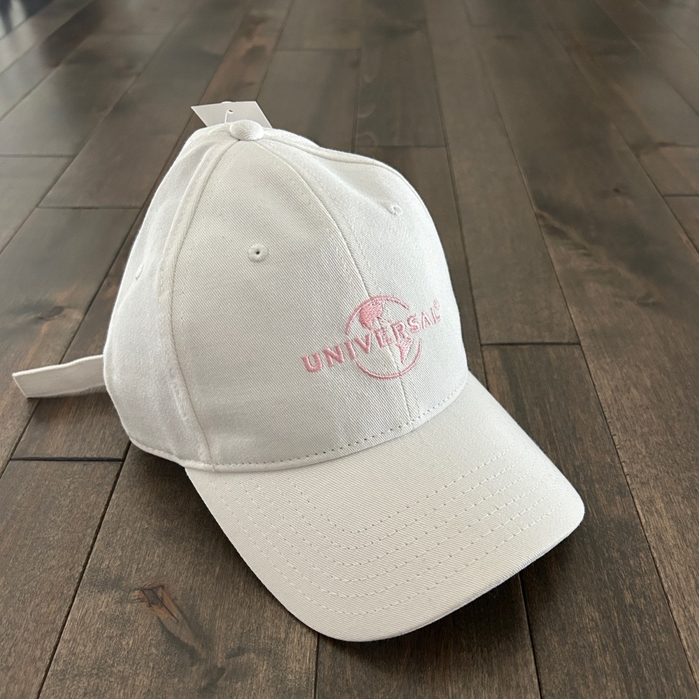 Universal White Cap